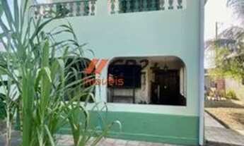 Imagem: Casa à Venda com 4 Quartos, 2 Suítes em