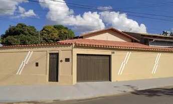 Imagem: Casa de 4 Quartos Senador Canedo