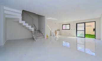 Imagem 3: Sobrado triplex com terraço, 3 suítes e quintal com aproximadamente 60m²