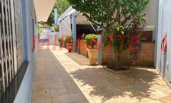 Imagem 7: Térrea para venda tem 335 metros quadrados com 4 quartos