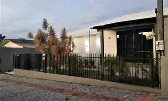 Imagem 2: CASA COM QUATRO DORMITÓRIOS *** AVERBADA/ACEITA FINANCIAMENTO *** ARARANGUÁ