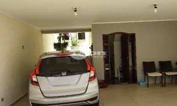 Imagem 7: Casa à venda em Dos Casa com 280 m², 3 quartos, 1 suíte, 5 vagas