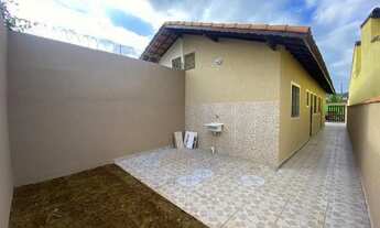 Imagem 2: Casa para venda possui 49 metros quadrados com 2 quartos em Balneário Gaivota - Itanhaém