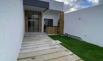 Imagem: VENDO CASA ESPAÇOSA - 3 QUARTOS - PÉ