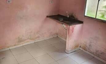 Imagem 2: Alugo uma Casa R$ 300,00 + Luz o que gastar(média de R$ 50,00) na rua Dracena!