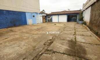 Imagem 2: Casa com 3 dormitórios para alugar por R$ 3.000/mês - Setor Garavelo - Aparecida de Goiâni