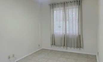 Imagem: Apartamento com 71m2 em prédio antigo e