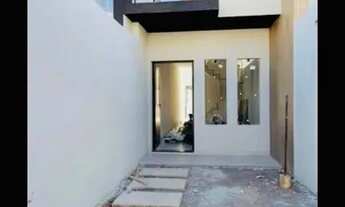 Imagem 2: Casa em rua pública