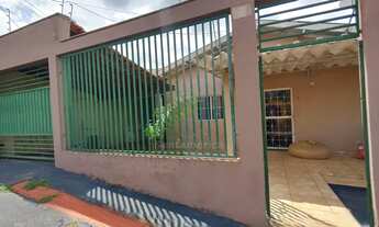 Imagem 2: Casa para alugar com 2 quartos no Jardim Presidente, Zona Oeste de Londrina, próxima ao La