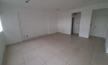 Imagem 6: Sala Comercial à Venda em Buraquinho, Lauro de Freitas-BA: 1 Sala, 1 Banheiro, 1 Vaga de G