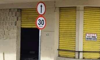 Imagem 2: Loja na Ribeira perto do Teatro