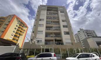 Imagem: Apartamento semimobiliado com sacada e churrasqueira