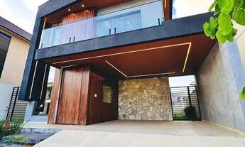 Imagem 2: Condomínio Jardins do Lago casa duplex recém construída, e um lote para construir