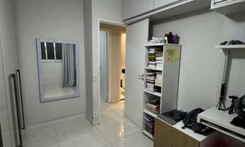 Imagem 3: Oportunidade Única! Apartamento 2 Quartos C/ Armários próximo à tudo