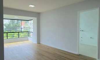 Imagem 2: Apartamento de 2 dormitórios com garagem no bairro Petrópolis