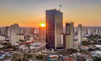 Imagem 5: Clínica Médica com decoração especial e maca com perneira no Órion Complex