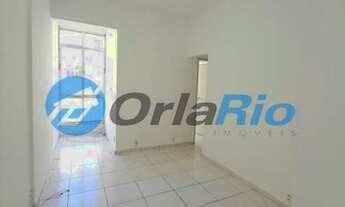 Imagem: 2, sendo 1 revertido, com vaga de garagem