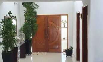 Imagem 2: Casa em Condomínio fechado. Sendo 4 suítes e 3 com varanda.Sala de jantar, de Tv e de Caf