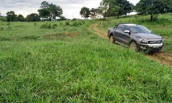 Imagem: 10 Alqueires e 47 litros Em Córrego do