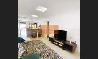 Imagem 5: LIVE VENDE - Casa principal com 3 quartos, 3 suítes, 1 lavabo, sala, cozinha americana, la