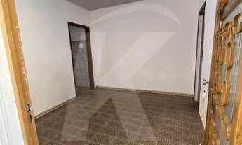 Imagem 7: Casa térrea com 1 dormitório, sala, cozinha, terreno com 132 m²