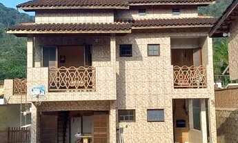 Imagem 2: Casa com piscina na divisa entre Caraguatatuba e Ubatuba