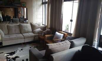 Imagem 5: Linda edicula, piscina, jacuzzi, perfilado, quarto,churrasqueira. não tem Lage.