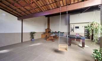 Imagem: Casa individual em colina de laranjeiras