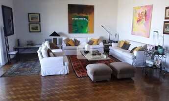 Imagem 2: Apartamento frontal mar com 353m² em excelente localização no posto 3 da Atlântica