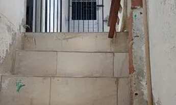 Imagem 2: Casa a venda(1 casa térrea+ duas menores no 1 andar