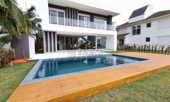 Imagem: Excelente Casa de 4 Dormitórios no Condomínio