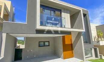 Imagem 6: Casa de condomínio sobrado para venda tem 350 metros quadrados com 4 quartos