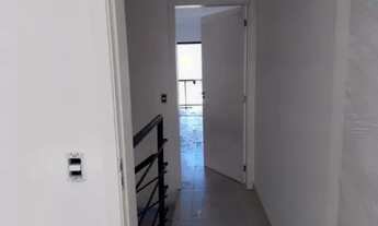 Imagem 4: Casa em rua pública