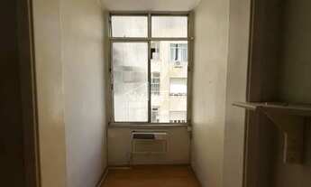 Imagem 2: Excelente apartamento quarto e sala andar alto colado ao metrô do Largo do Machado!