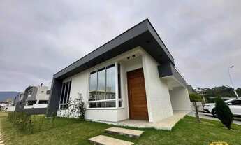 Imagem 1: Casa em condomínio disponível para aluguel próximo a Rio Vermelho, Florianópolis, SC