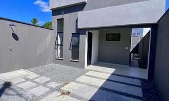 Imagem 2: Casa com três quartos sendo um suíte - 79m²