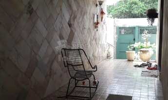 Imagem 7: Casa Padrão com 3 Dormitórios no bairro Vila Imperial