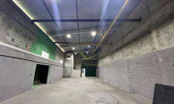 Imagem 2: Galpão para alugar, 220 m² por R$ 3.500,00/mês - Jardim Aeroporto II - Mogi das Cruzes/SP