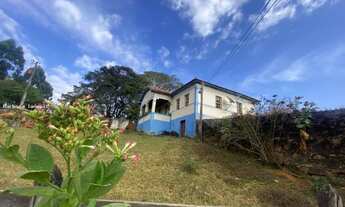 Imagem: RV72- Aiuruoca, 4 dormitórios, 2 banheiros