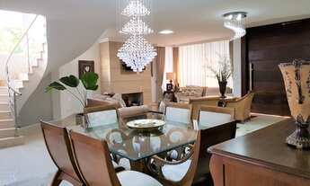 Imagem 2: Casa de condomínio para venda tem 534 metros quadrados com 4 quartos