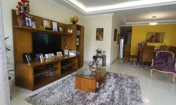 Imagem 2: Casa de condomínio para venda possui 330 metros quadrados com 3 quartos