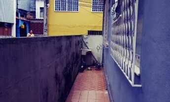 Imagem 2: Prédio com três casas centro de Mangaratiba RJ