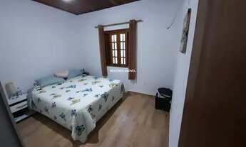 Imagem 4: Casa térrea à venda na Vila São Pedro, em Santo André/SP. Com 271 m², 3 dormitórios, sala