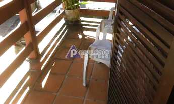 Imagem 7: Privilégio Imóveis vende: Excelente casa de rua triplex na Gávea