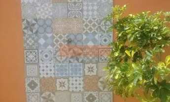 Imagem 2: Casa com Terreno de 200 m2, Garagem, Frente espaçosa, garagem para 4 carros