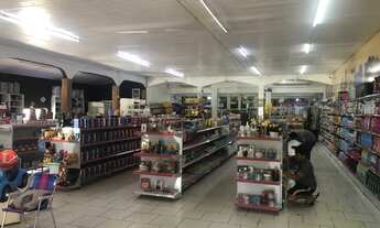 Imagem 3: Supermercado a venda