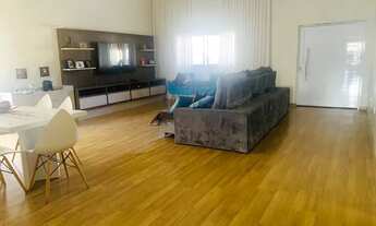 Imagem 2: Casa térrea para locação no condomínio Figueira Garden em Atibaia SP