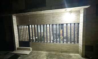 Imagem: Casa com 2 quartos porcelanato em dois irmãos