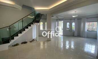 Imagem 6: Sobrado com 4 suítes, salão de festas integrado com piscina e sauna