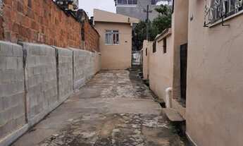 Imagem 2: Casa de Vila, quarto e sala no Encantado